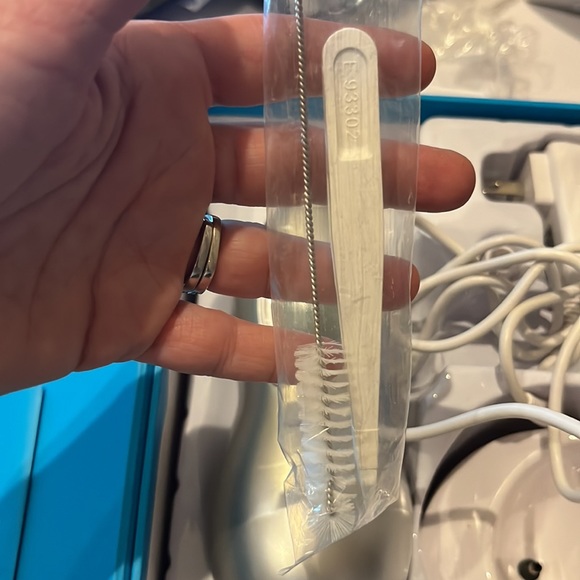 Rodan and Fields Macro Exfoliator - Picture 5 of 7